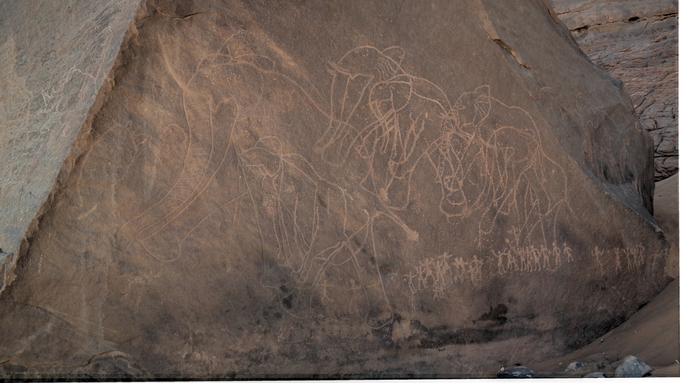 pustynne formacje skalne przedstawiające słonia