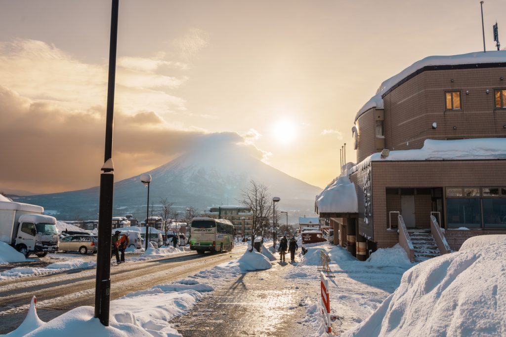 Narty w Japonii: zimowa przygoda w Niseko